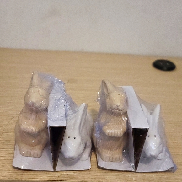 Other - Cute lil bunny shaped salt & pepper shakers
